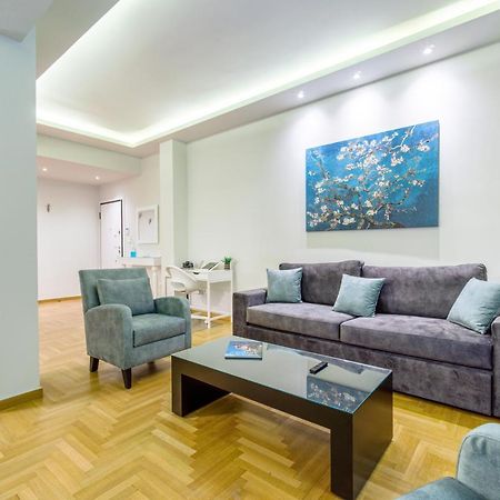 Urban Luxury On A Quiet Street In The Center Of Athens Apartment Exterior photo